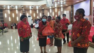 150 Perajin Di Sorsel Binaan Dekranasda Papua Barat Terima Bantuan